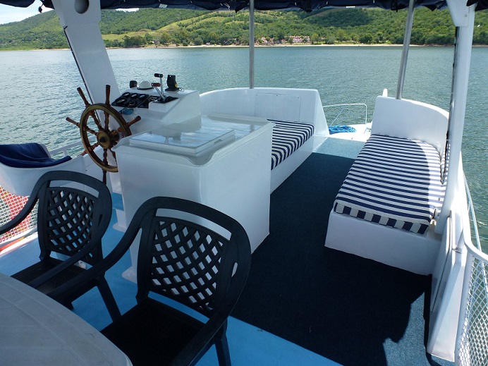 Houseboat Matusadona Zimbabwe